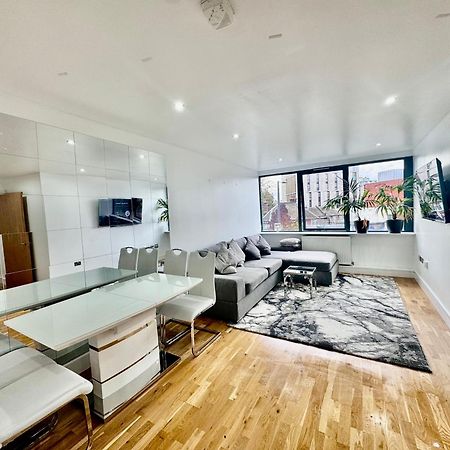 Luxury 2 Bed Entire Apartment-Near Tube & Shopping Centre Харроу Экстерьер фото