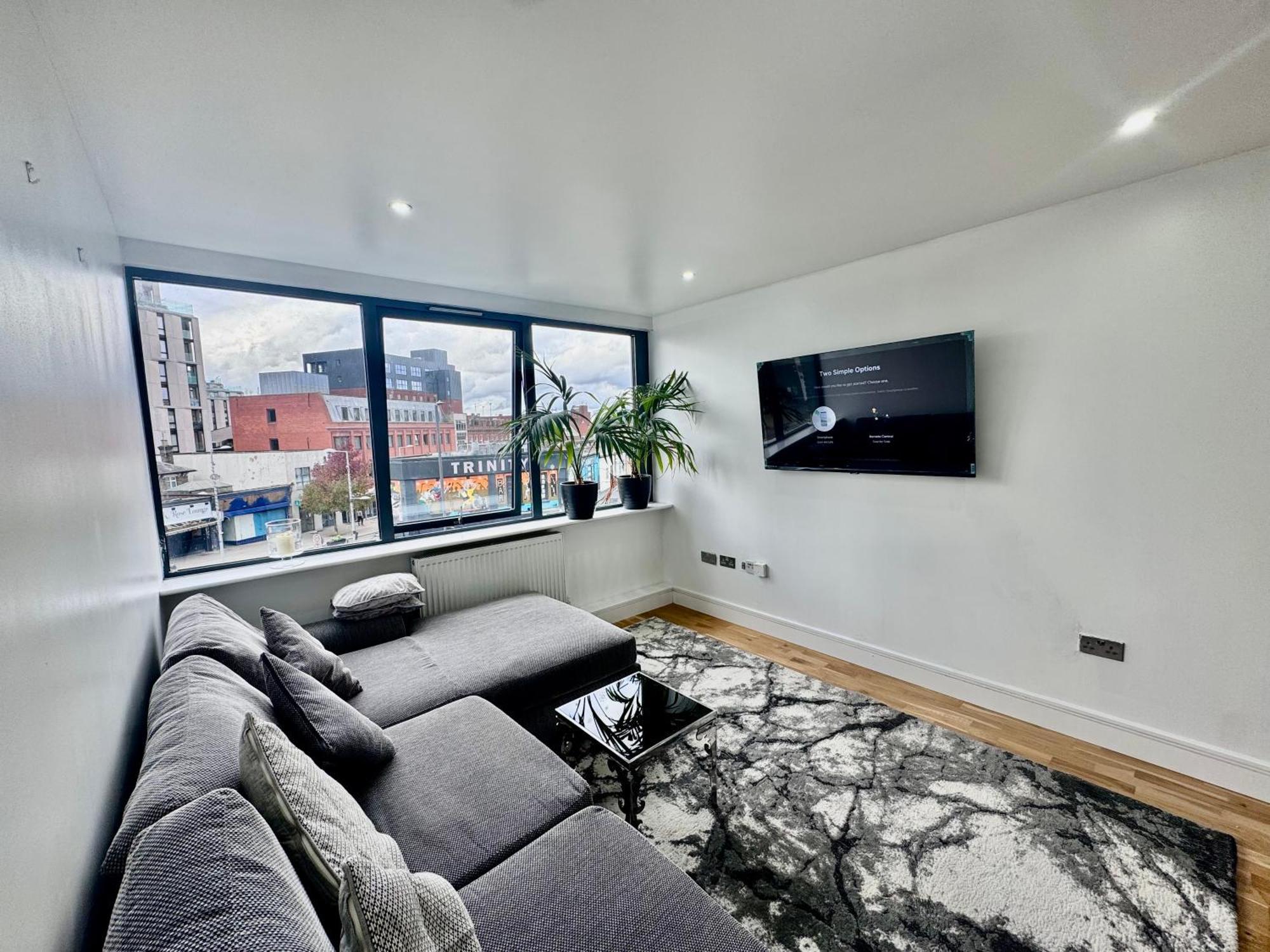 Luxury 2 Bed Entire Apartment-Near Tube & Shopping Centre Харроу Экстерьер фото